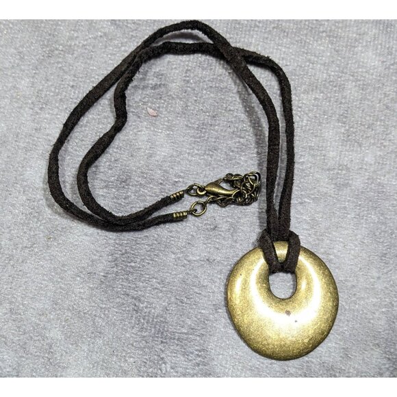 Classic Rustic Style Gold Tone Metal Disc Pendant Necklace - Picture 5 of 5
